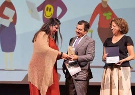 La Junta premia el proyecto de acompañamiento a mayores de Cáritas Huelva