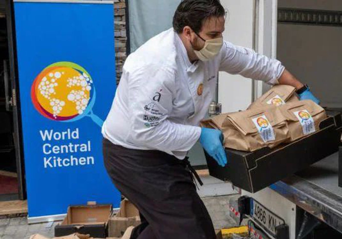 Xanty Elías preparó muchas comidas para los más necesitados durante la pandemia del Covid-19