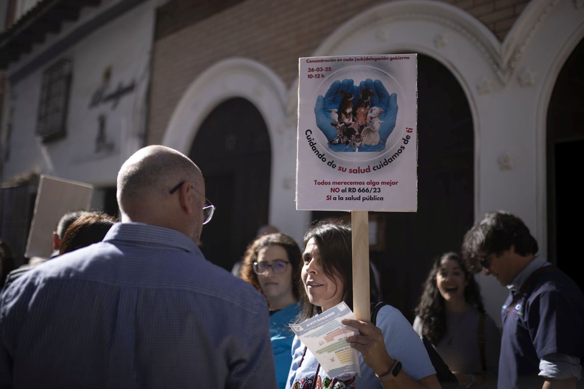 Los Veterinarios de Huelva se manifiesta en contra de la Ley de Medicamentos