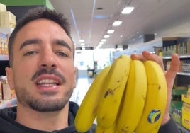 Un nutricionista de Huelva advierte sobre los plátanos de Canarias: «¡Son ligeramente radiactivos!»