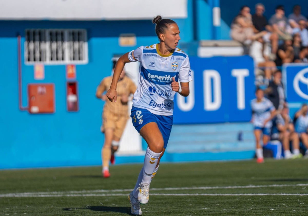 Cinta Rodríguez en un partido con el Tenerife