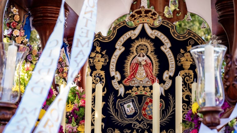 El Simpecado de la Hermandad de Montemayor de Huelva