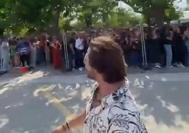 Le confunden con Manuel Carrasco antes del concierto de Sevilla y ocurre esto: «¡Ya tiene doble!»