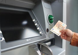 Los cajeros para sacar dinero en efectivo cambiarán a partir del 28 de junio: esto es lo que dice la nueva normativa