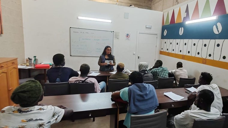 Ingrid trabaja en Asnuci, que acompaña a personas migrantes