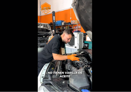 Juan José, mecánico, sobre los coches que no tienen varilla de aceite: «Si algún fabricante me escucha...»