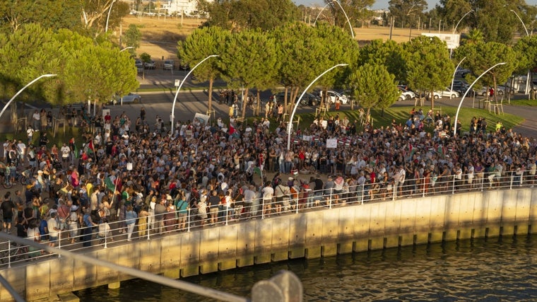 La concentración en Huelva tuvo lugar en el paseo de la Ría