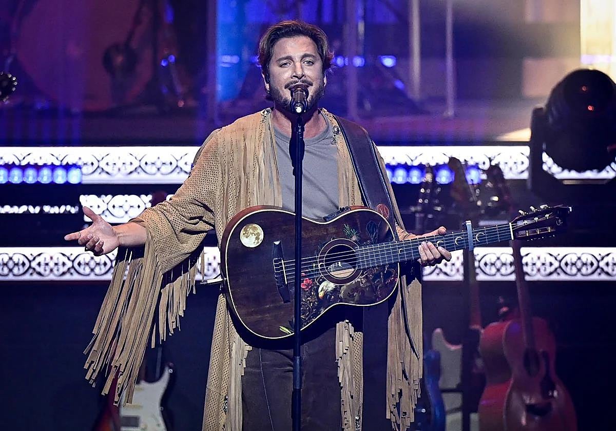 El recado de Manuel Carrasco durante los Latin Grammy