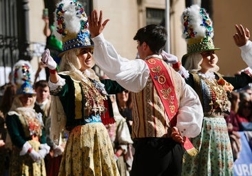 17 municipios de Huelva acercan sus danzas y folclore al centro de la capital