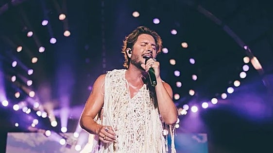 Manuel Carrasco se tuvo que pinchar para poder dar su último concierto en Marbella: «No quería fallaros por nada del mundo»