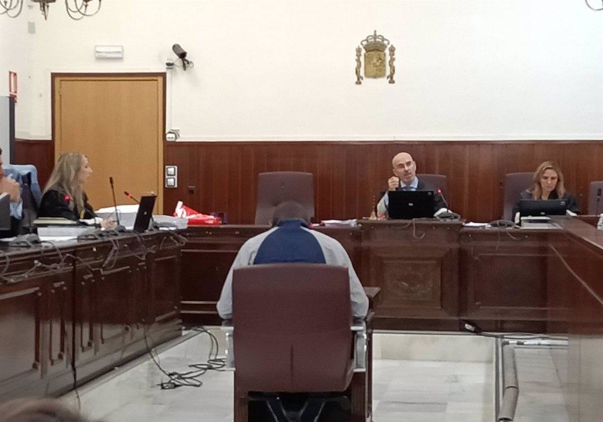 El acusado durante el juicio hoy en la Audiencia Provincial de Huelva