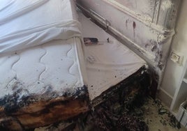 Sofocan el incendio en una habitación de la tercera planta de un hotel de Isla Canela