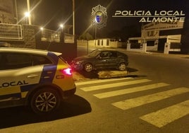 Estrella su coche en Almonte y da positivo en alcoholemia