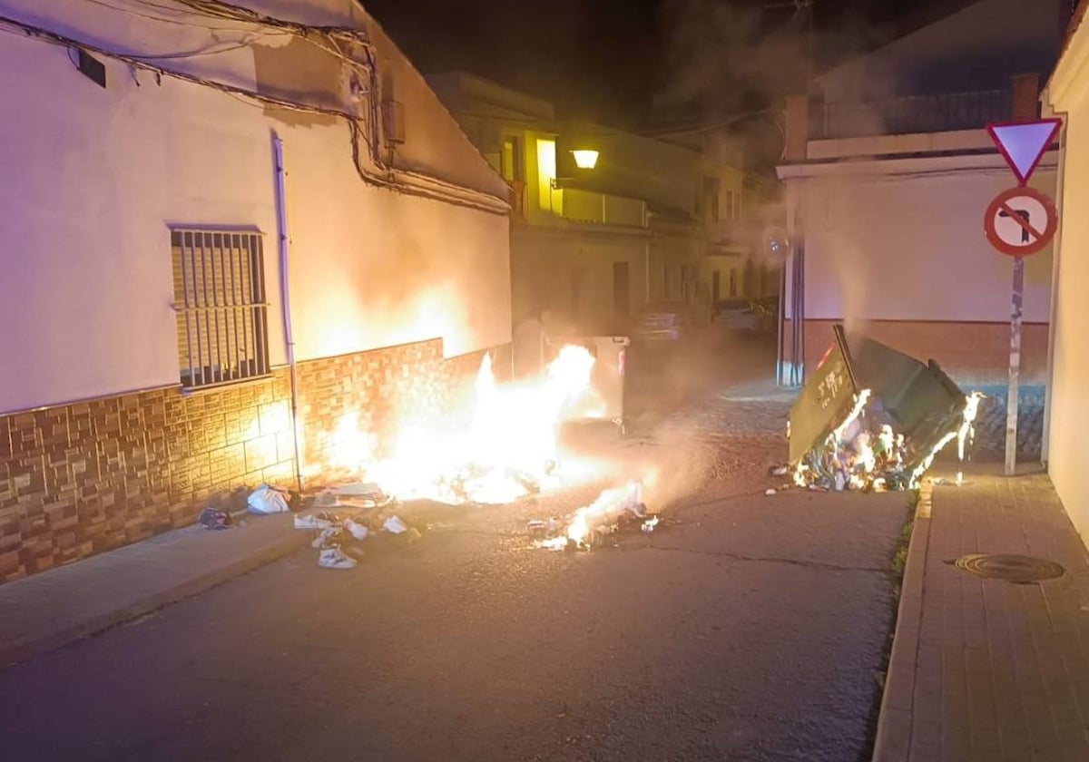Uno de los incendios declarados en Cartaya esta madrugada