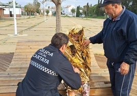 Rescatan a una mujer que tras desmayarse cayó al agua desde el puente del Paraje Natural de la Ribera de Cartaya