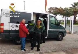 Detienen a una pareja que con el método del 'abrazo cariñoso' hurtó joyas a ancianos en Ayamonte