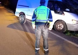Muere un hombre de 72 años tras salirse su coche de la carretera en El Granado