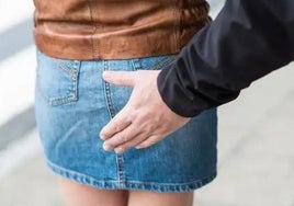 Absuelto un hombre al que pedían casi 10.000 euros por tocar supuestamente el culo a una joven sin su consentimiento