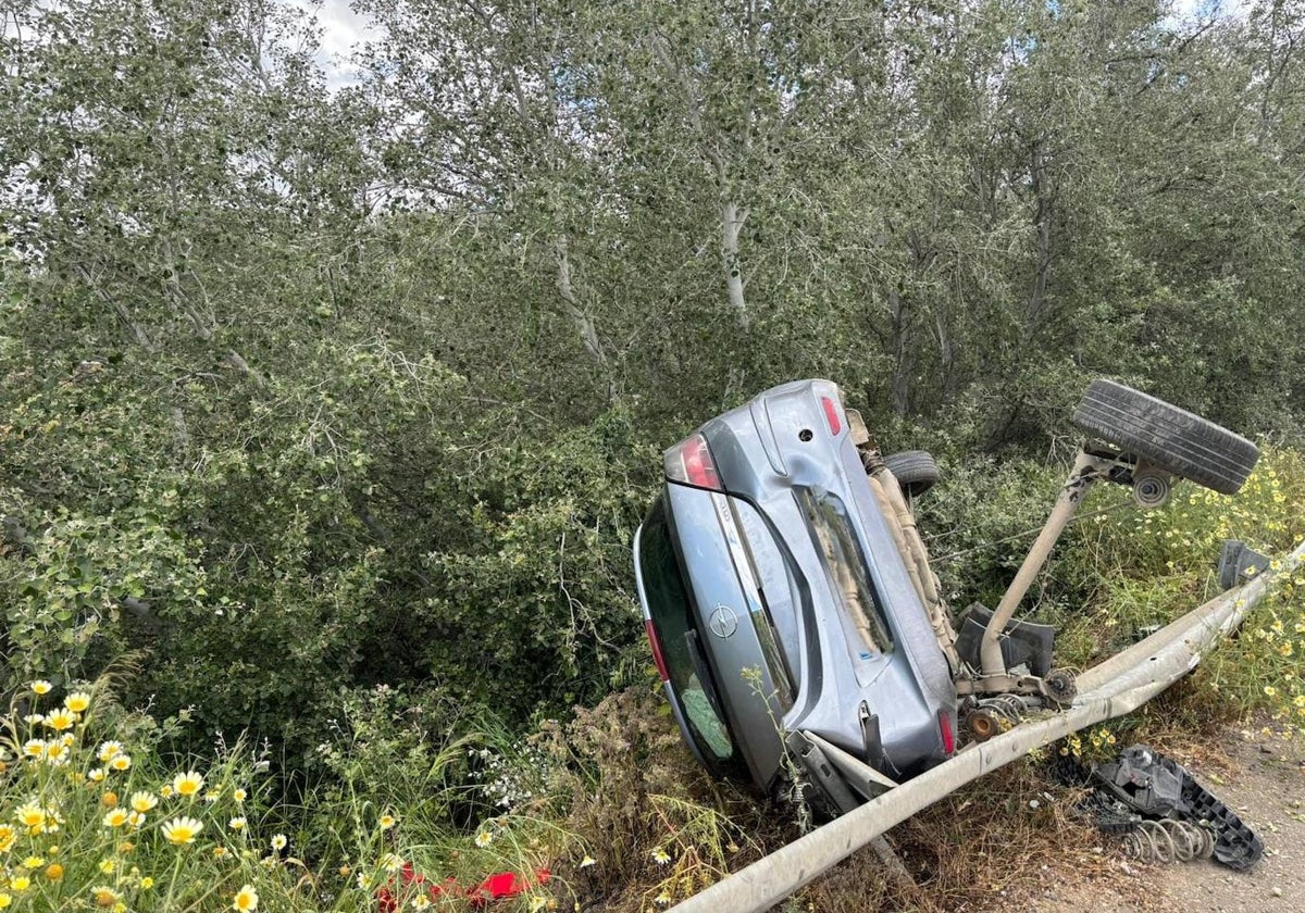 Estado en el que quedó el vehículo accidentado este jueves en la A-483