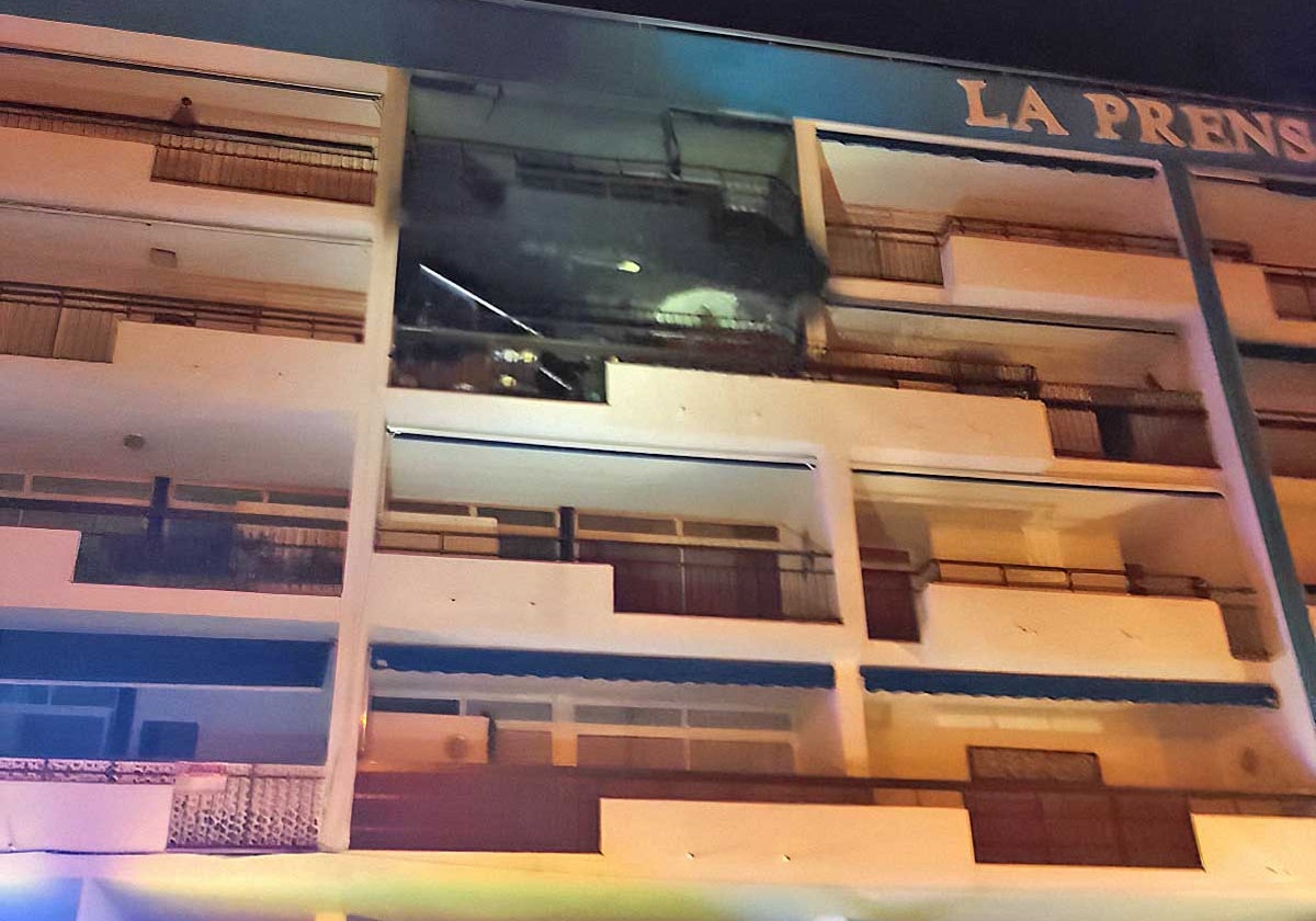 El balcón de la vivienda donde se refugiaron los vecinos