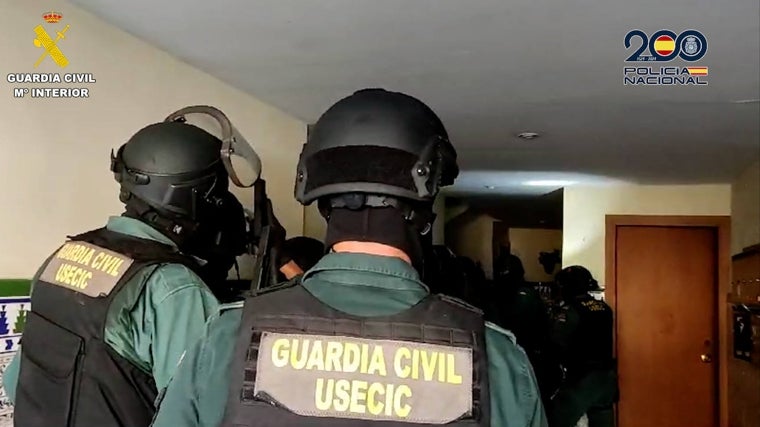 La Guardia Civil y la Policía Nacional han detenido a ocho personas en esta operación conjunta