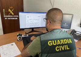 Detenido un grupo criminal por estafar más de 35.500 euros a una persona de avanzada edad de Ayamonte