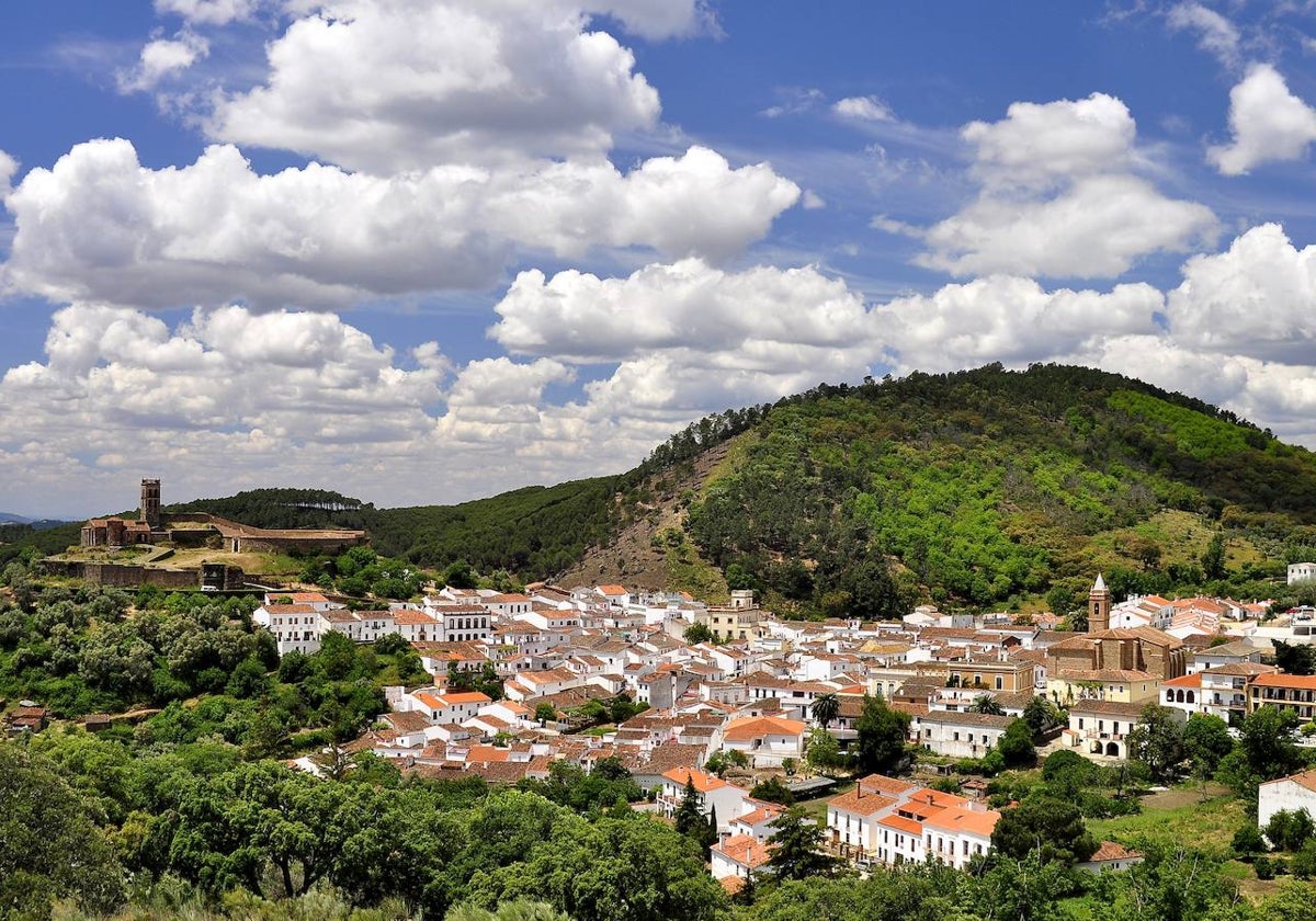 Vista aérea del municipio onubense de Almonaster la Real