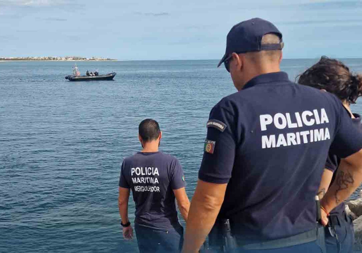 Busqueda de la mujer cerca de la desembocadura del Guadiana