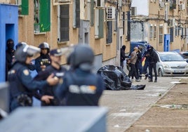 La Policía Nacional saca músculo en el Torrejón de Huelva para frenar la escalada de violencia