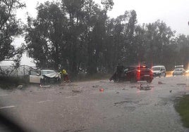 La lluvia provoca un accidente con dos heridos entre Huelva y San Juan