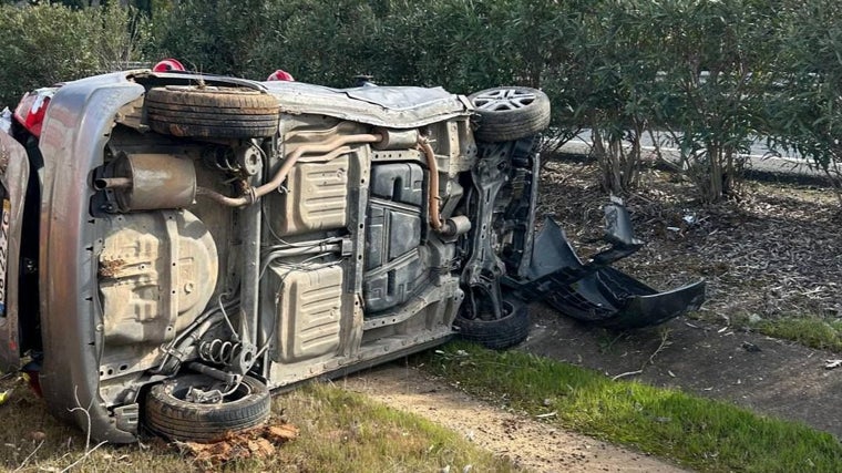 Estado en el quedó el vehículo tras salirse de la vía