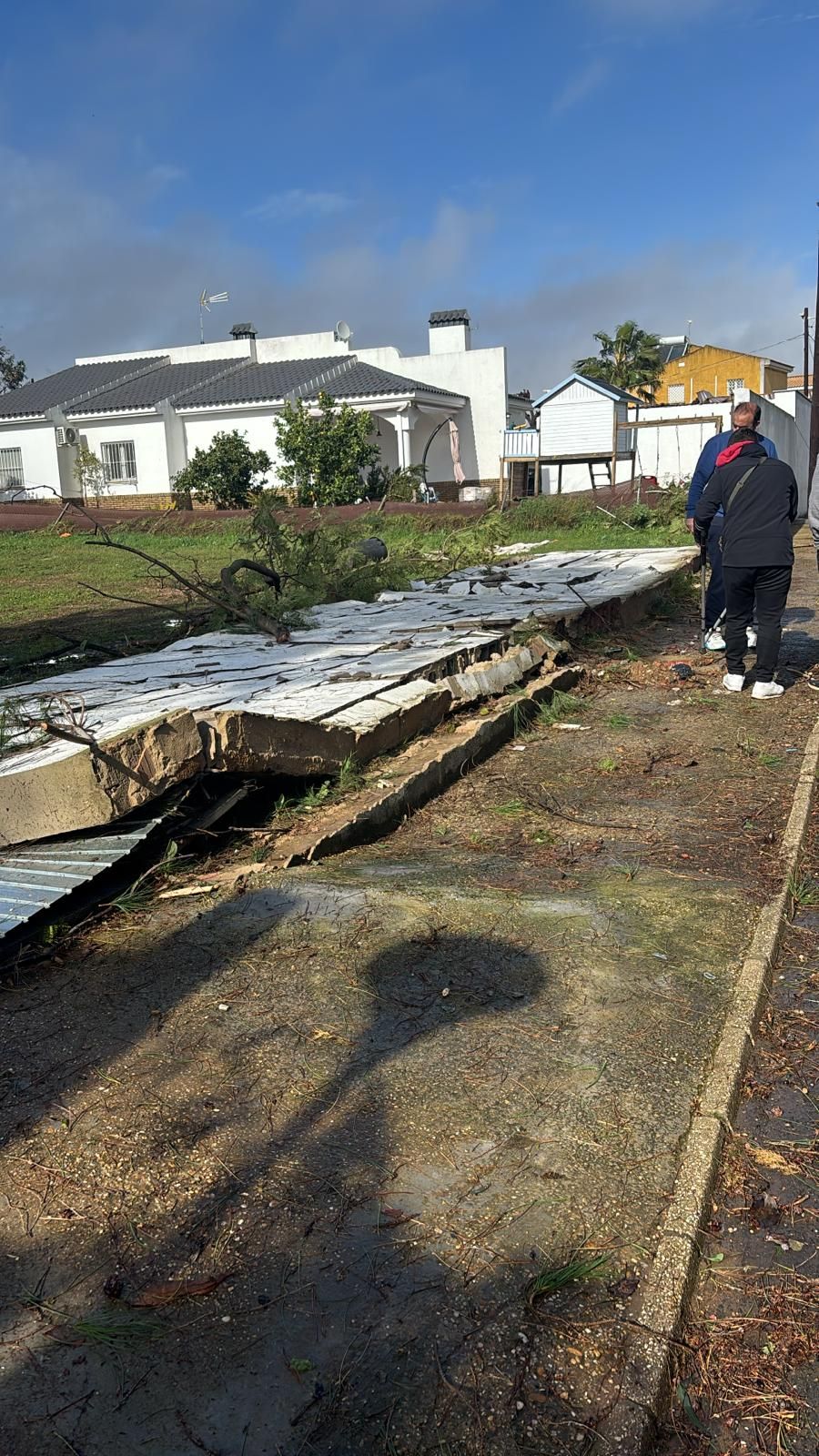 Las imágenes de los destrozos que ha causado un tornado entre Ayamonte e Isla Cristina