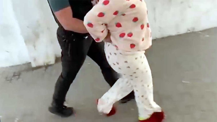 Detenida una madre por prostituir a sus hijos de 12 y 9 años en Isla Cristina
