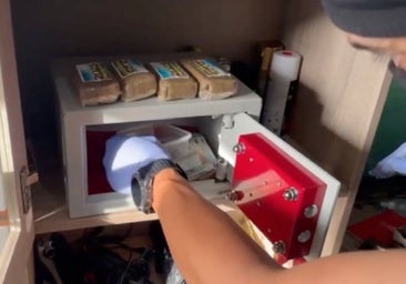 Golpe a la venta de drogas en Isla Cristina: 15 detenidos, entre ellos dos menores, por formar parte de una red de 'telecoca'
