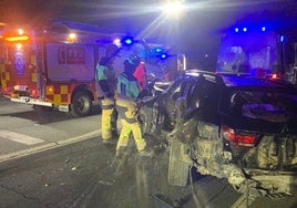 Una persona excarcelada tras una colisión entre dos vehículos en la N-435