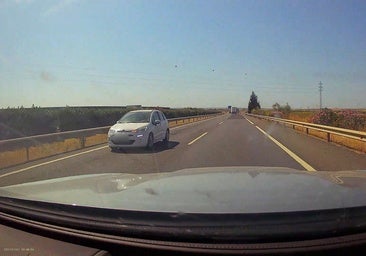 Identificada una conductora que circuló durante ocho kilómetros en sentido contrario por la A-49