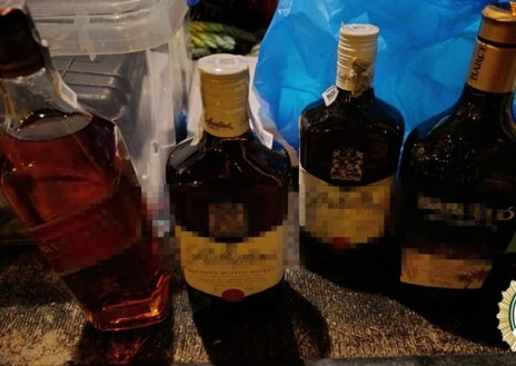 Imagen secundaria 1 - Casi 100 denuncias por botellón el fin de semana en Punta Umbría