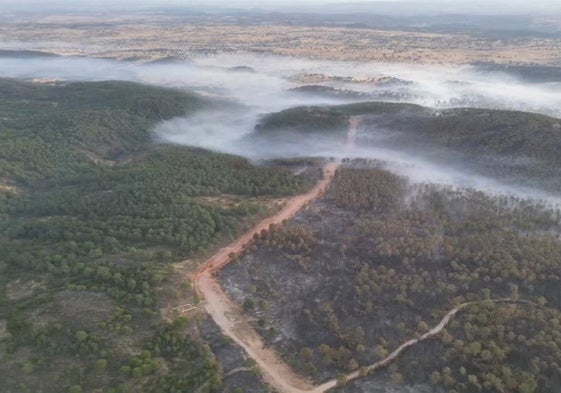 Vista aérea del incendio de Aroche
