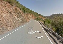 Accidente en Huelva: Muere un joven motorista tras salirse de la vía en Berrocal