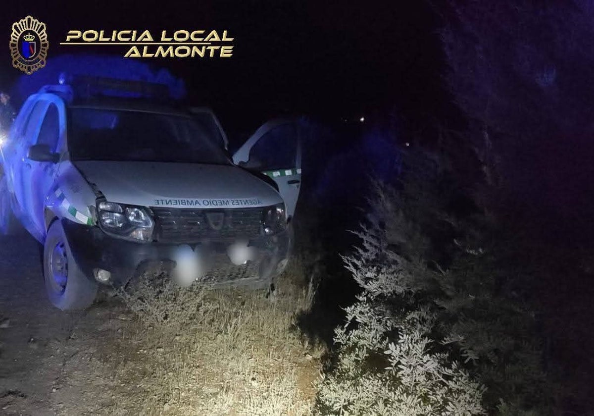 Vehículo de Medio Ambiente que robó el detenido tras el accidente