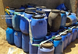 La Guardia Civil inmoviliza casi 2.000 litros de aceite usado en Niebla: el investigado por recopilarlos trabajaba fraudulentamente