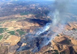 Estabilizado el incendio de Paterna del Campo mientras sigue activo y en nivel 1 el de Calañas