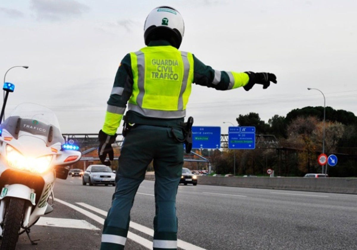 Agente de la Guardia Civil de Tráfico, una imagen de archivo