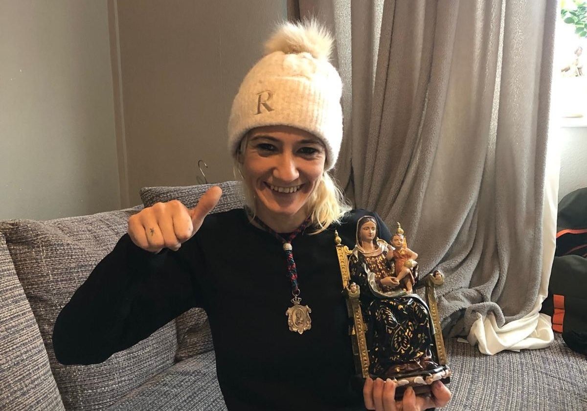 Marisa Maestre le ha agradecido a la Virgen de la Bella de Lepe su ayuda para estar cada vez más recuperada
