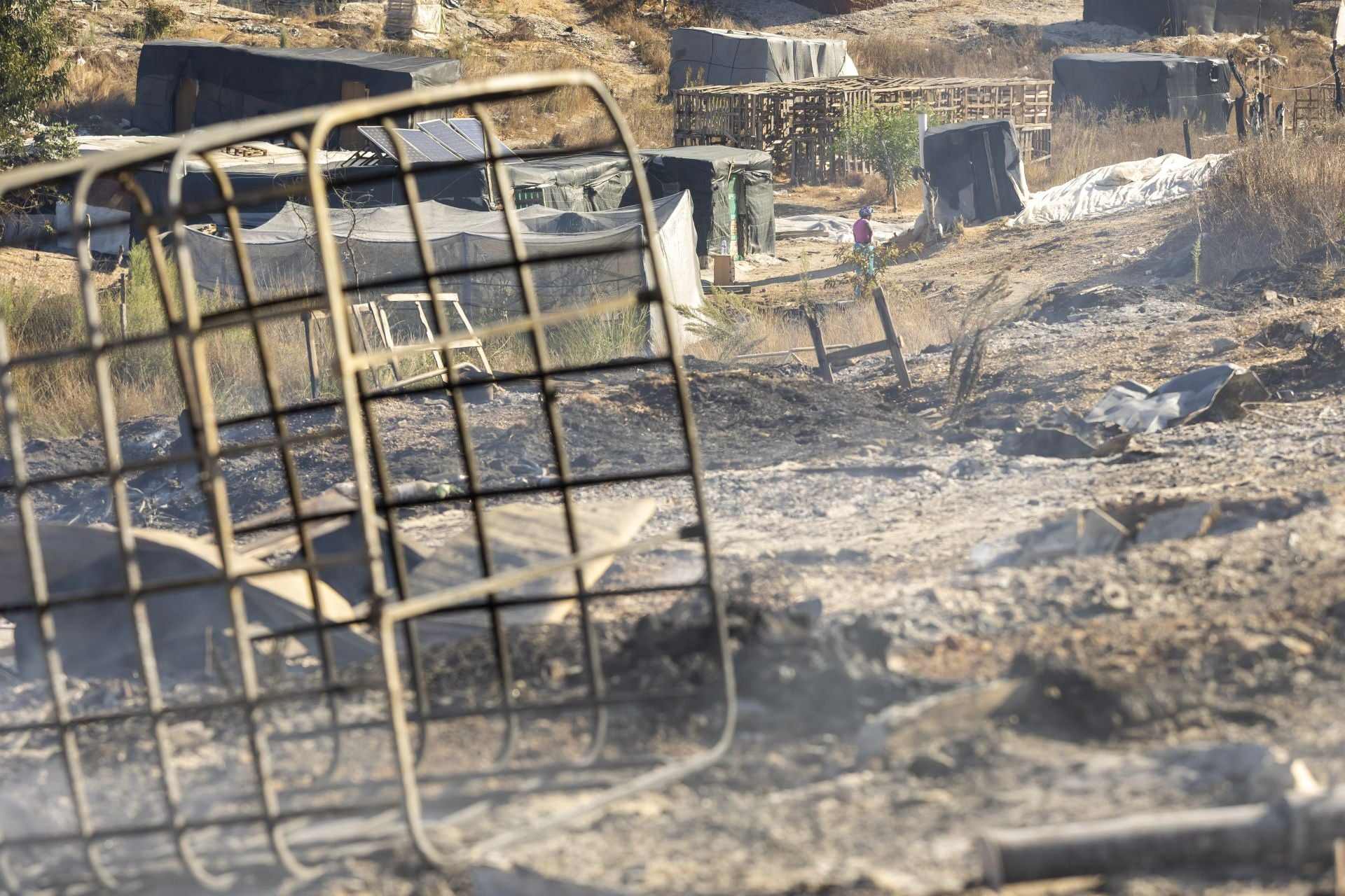 Así ha quedado el asentamiento chabolista de Palos tras el nuevo incendio