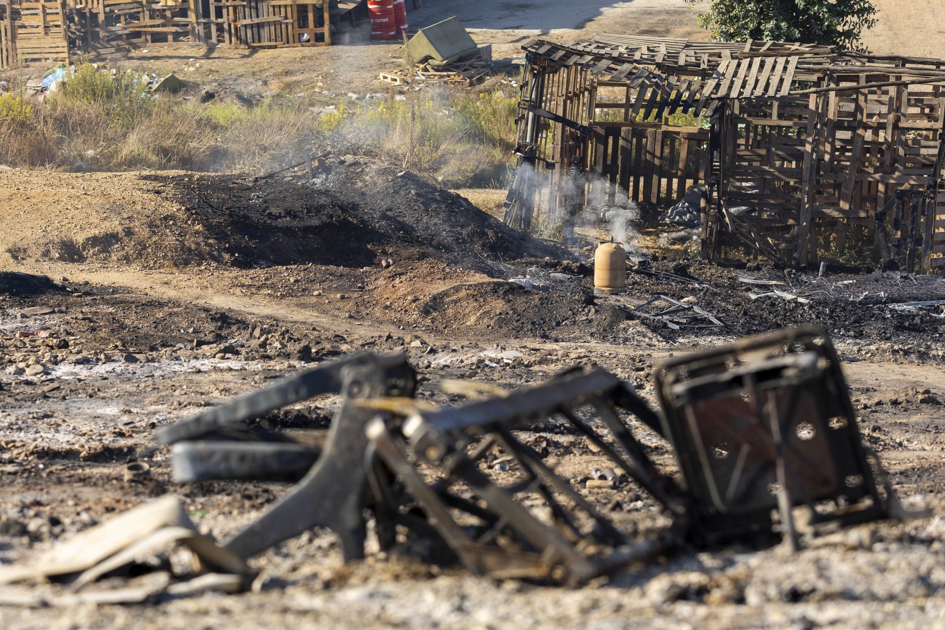 Así ha quedado el asentamiento chabolista de Palos tras el nuevo incendio