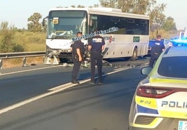 Accidente en Huelva: Muere una persona en el choque entre un turismo y un autobús en Isla Cristina