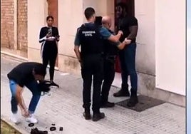 Detenido un okupa en Lepe por agredir a dos periodistas