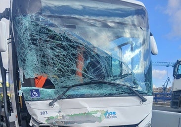 Accidente grave en Huelva: Siete heridos en un choque entre un autobús y un todoterreno en el puente del Odiel