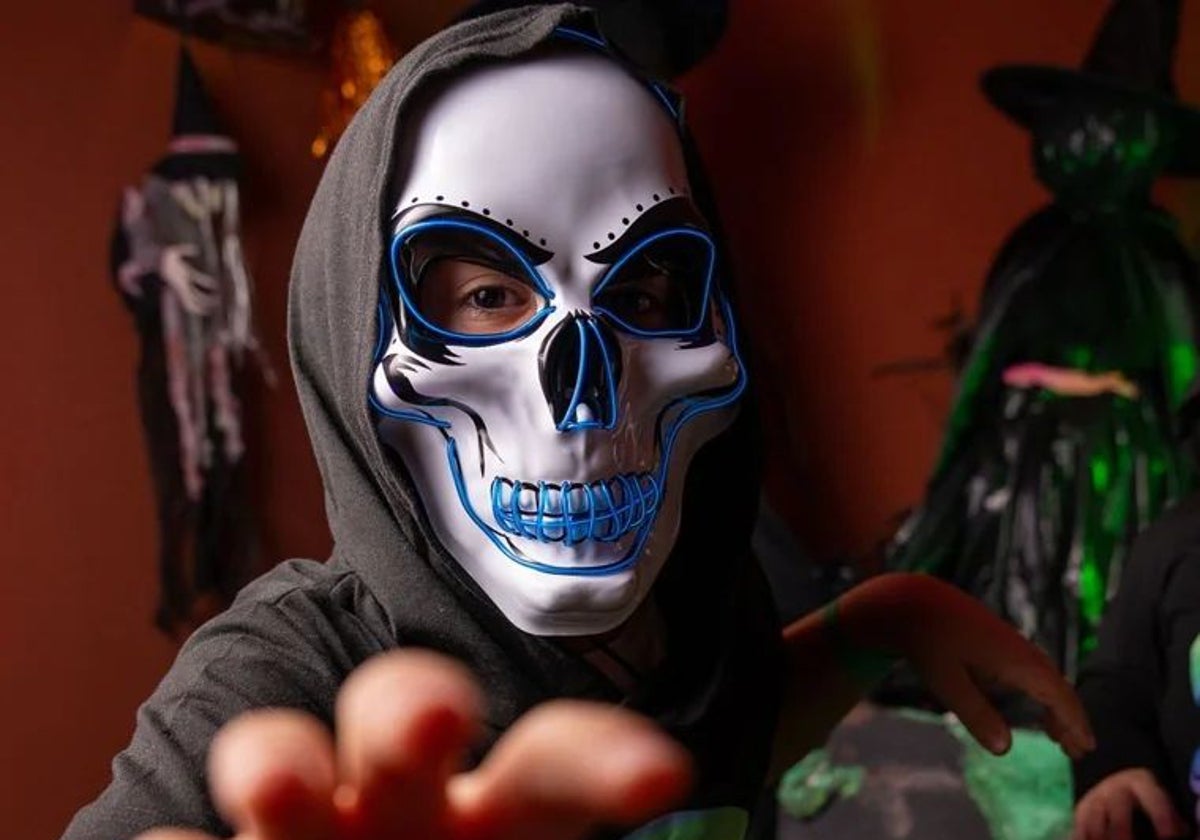 Los agentes de la Policía Local de Isla Cristina controlarán las calles para evitar incidentes en Halloween